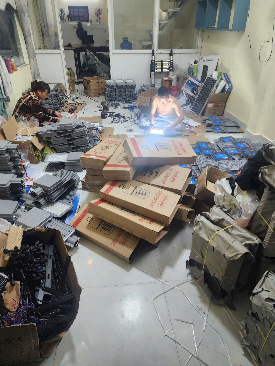 LẮP RÁP ĐÈN DÀNH CHO DỰ ÁN ĐƯỜNG ĐI